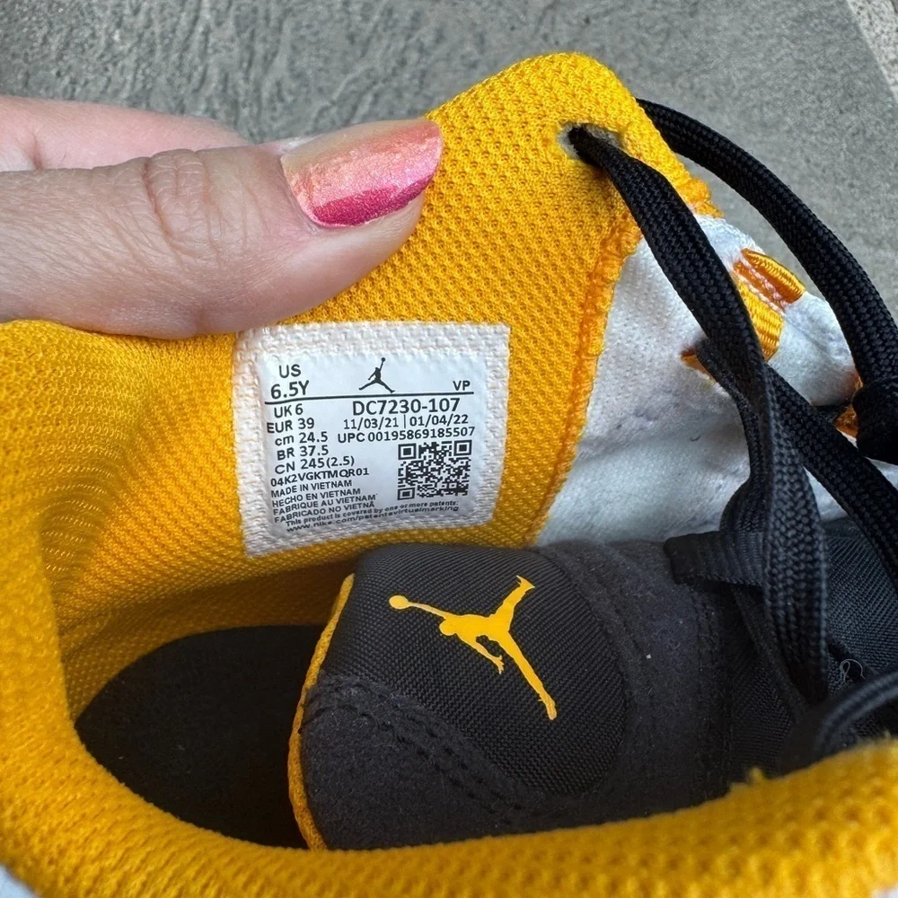 Jordan Stay Loyal Kids' Black, White, and Yellow Sneakers, Size 6.5Y